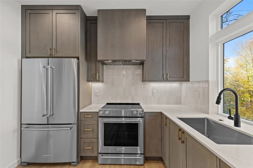 Property photo for 313 17th Avenue E, Seattle photo 16