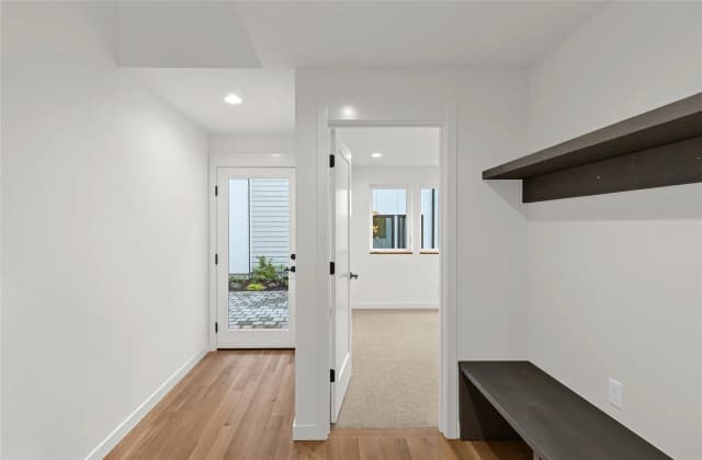 Property photo for 313 17th Avenue E, Seattle photo 3