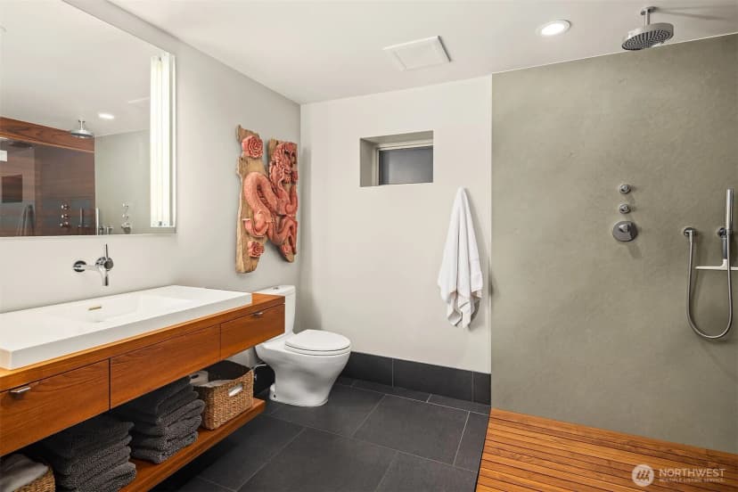 Property photo for 721 Harvard Avenue E, Seattle photo 23