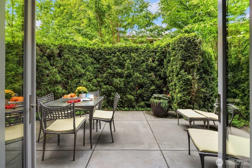 Property photo for 721 Harvard Avenue E, Seattle photo 12