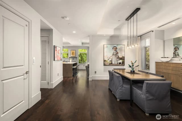 Property photo for 721 Harvard Avenue E, Seattle photo 5