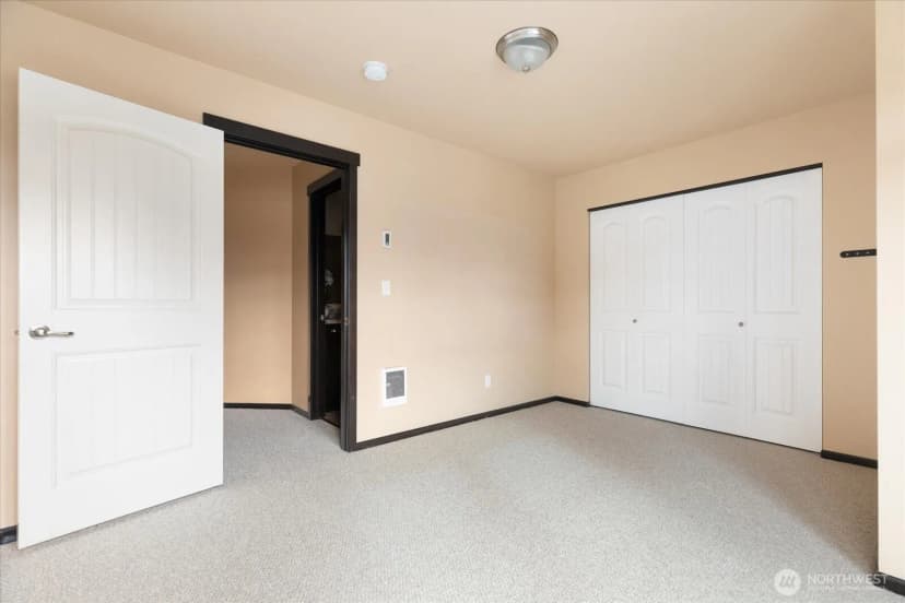 Property photo for 942 Walker Heights Place, Oak Harbor photo 28
