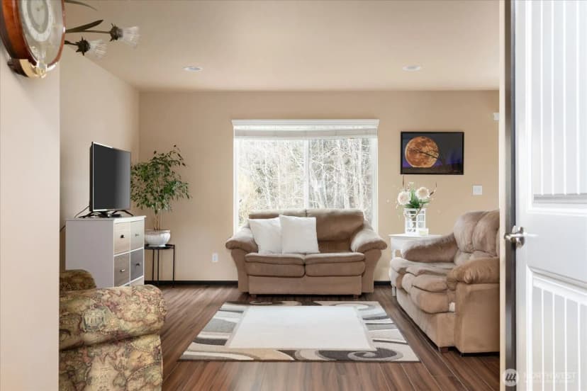 Property photo for 942 Walker Heights Place, Oak Harbor photo 4