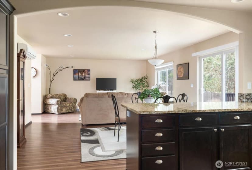 Property photo for 942 Walker Heights Place, Oak Harbor photo 9