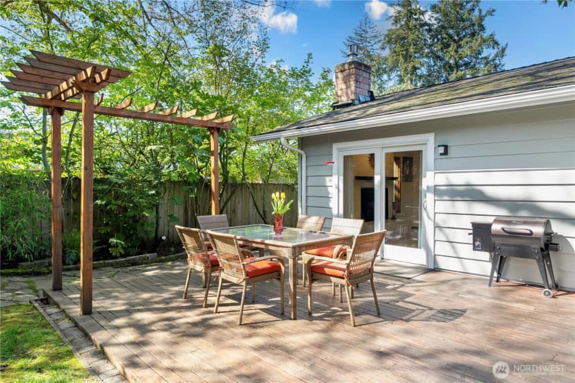 Property photo for 604 128 Avenue Se, Bellevue photo 22