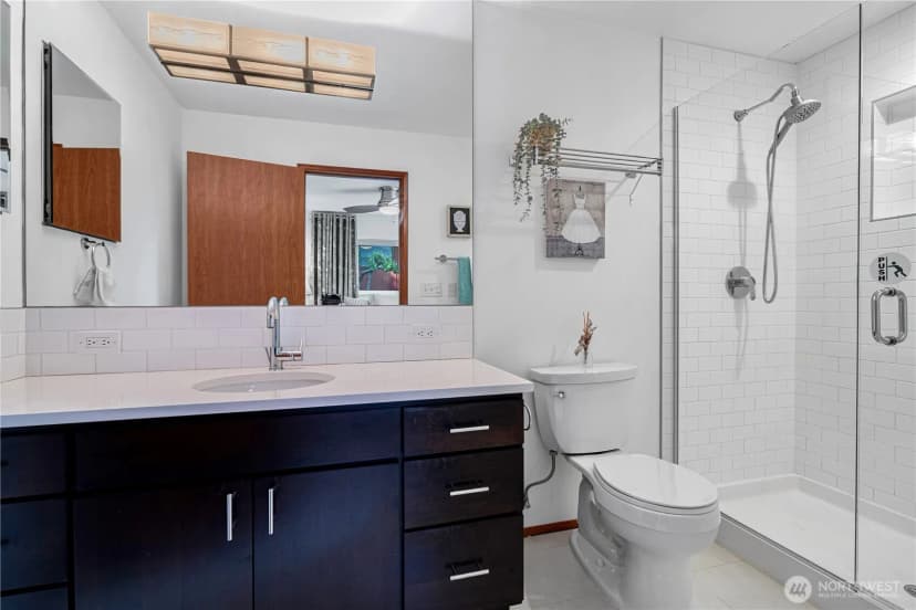 Property photo for 604 128 Avenue Se, Bellevue photo 17