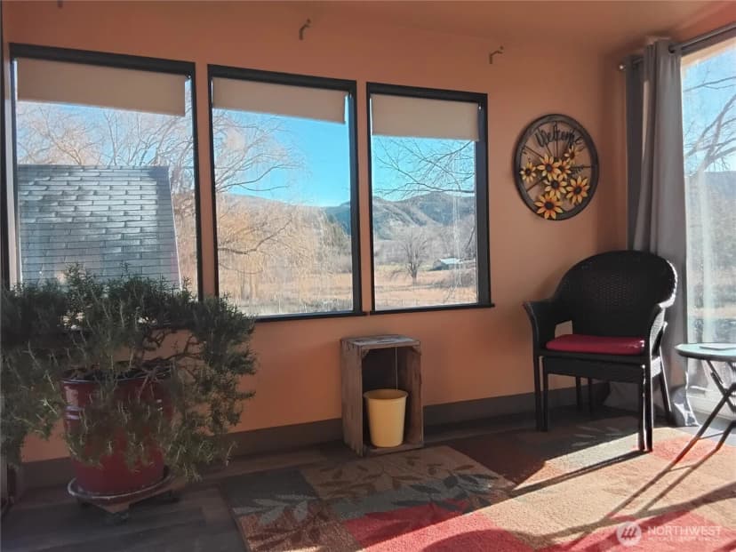 Property photo for 30 River Loop Road, Tonasket photo 21