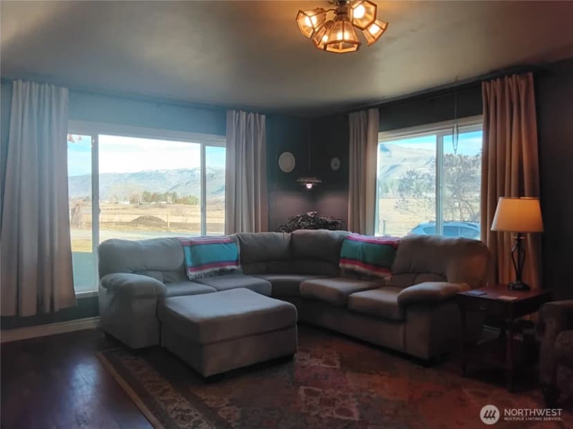 Property photo for 30 River Loop Road, Tonasket photo 15