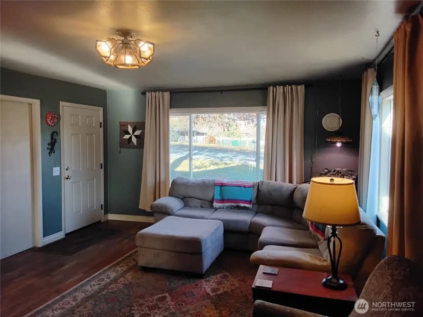 Property photo for 30 River Loop Road, Tonasket photo 18