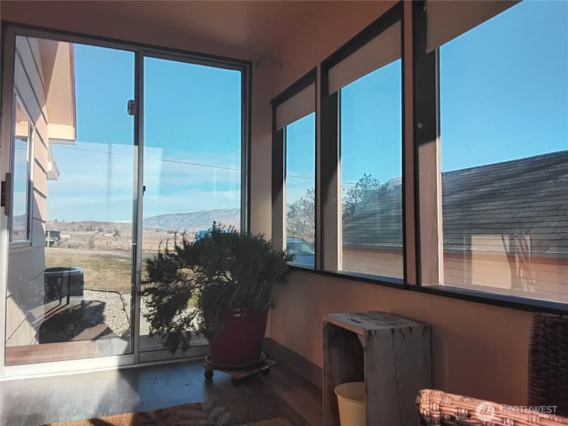 Property photo for 30 River Loop Road, Tonasket photo 23
