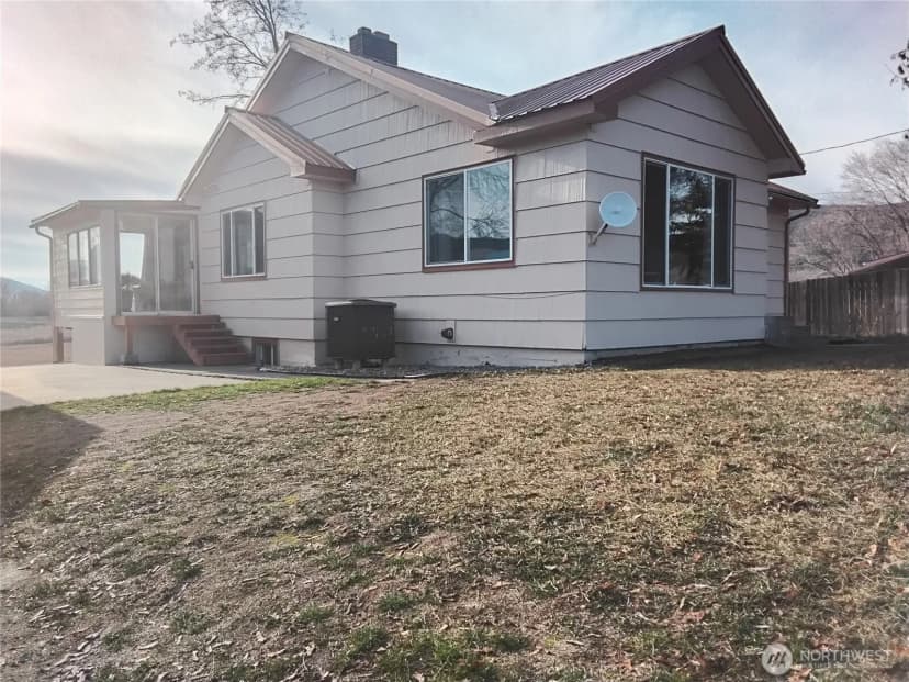 Property photo for 30 River Loop Road, Tonasket