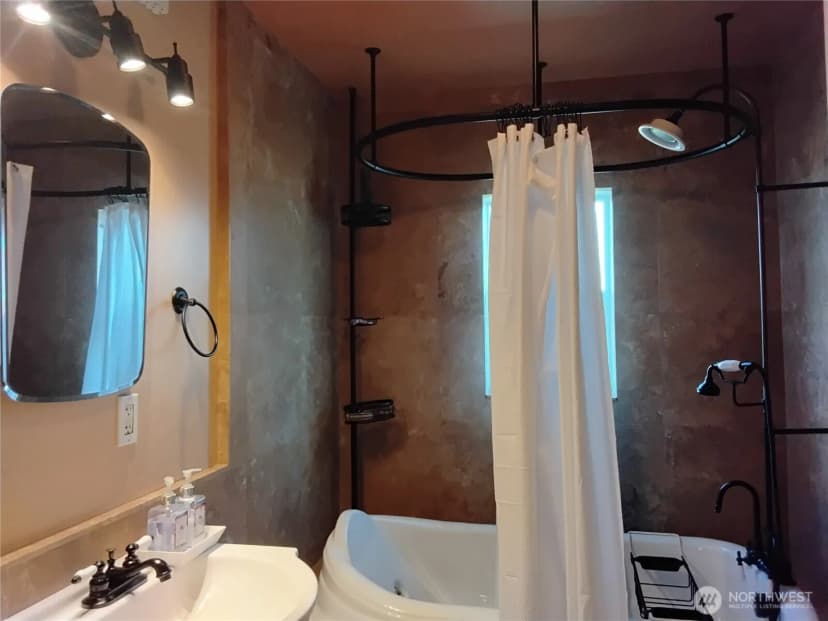 Property photo for 30 River Loop Road, Tonasket photo 26