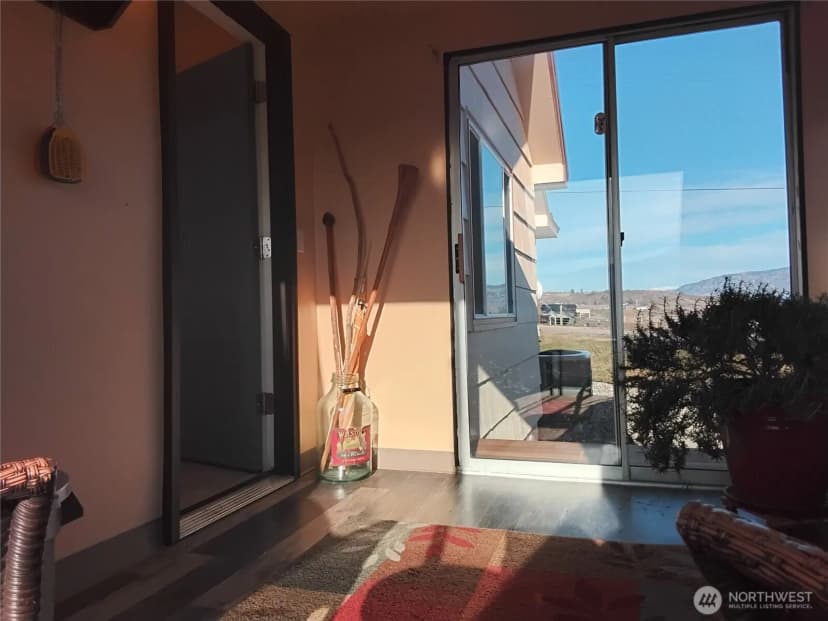 Property photo for 30 River Loop Road, Tonasket photo 22
