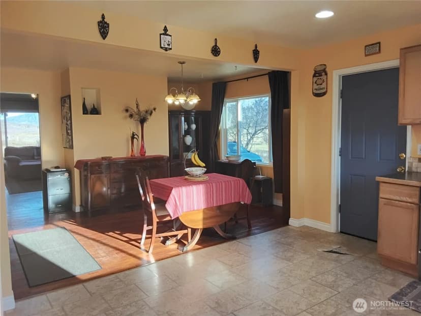 Property photo for 30 River Loop Road, Tonasket photo 13