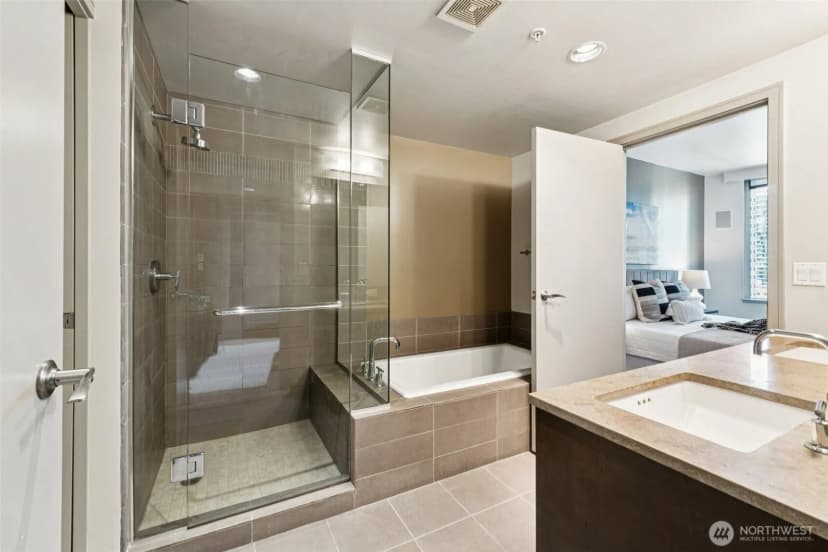 Property photo for 10650 Ne 9th Place #1423, Bellevue photo 17