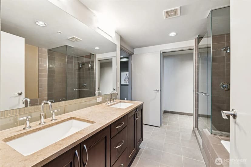 Property photo for 10650 Ne 9th Place #1423, Bellevue photo 16