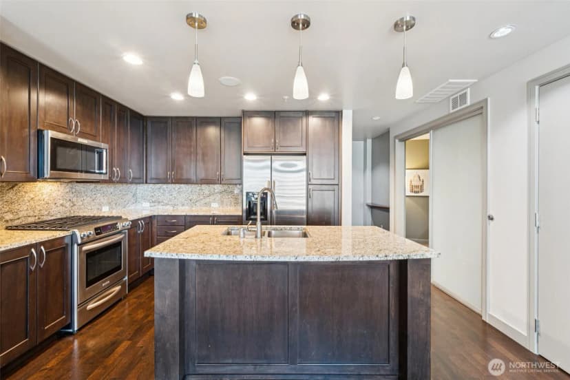 Property photo for 10650 Ne 9th Place #1423, Bellevue photo 11