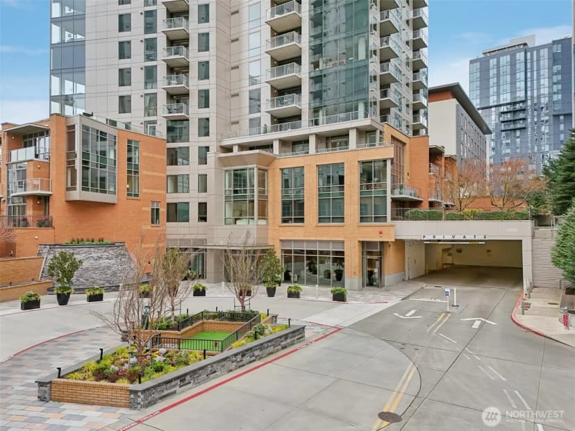 Property photo for 10650 Ne 9th Place #1423, Bellevue photo 32