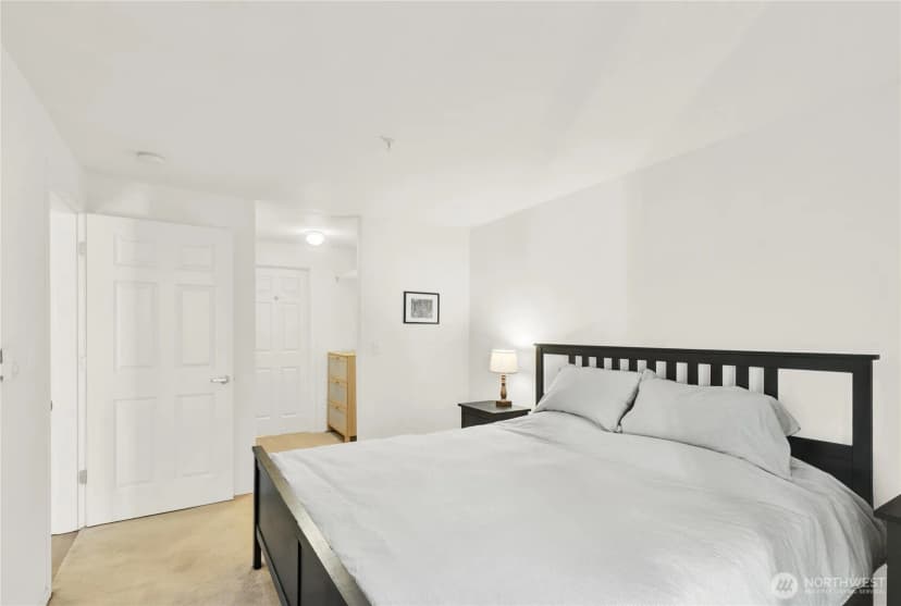 Property photo for 3318 30th Avenue Sw #b404, Seattle photo 11
