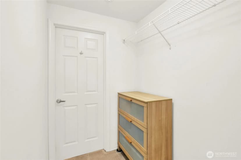Property photo for 3318 30th Avenue Sw #b404, Seattle photo 14