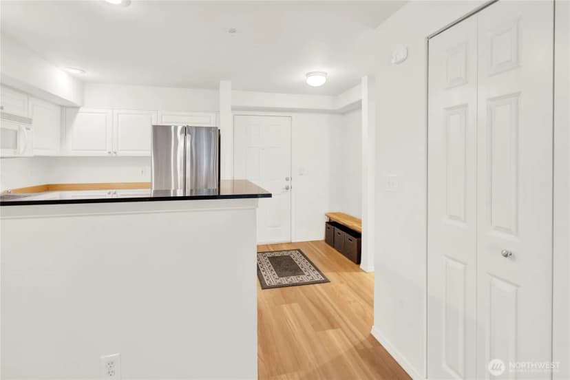 Property photo for 3318 30th Avenue Sw #b404, Seattle photo 8