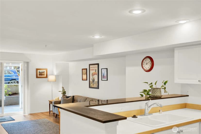 Property photo for 3318 30th Avenue Sw #b404, Seattle photo 4