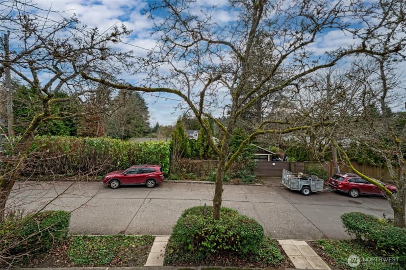 Property photo for 5801 55th Avenue Ne #a, Seattle photo 23