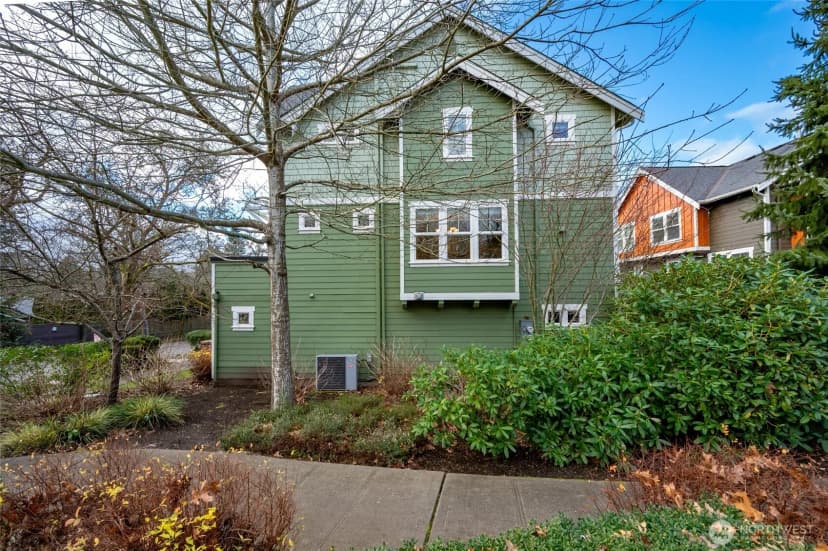 Property photo for 5801 55th Avenue Ne #a, Seattle photo 39
