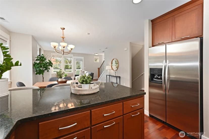 Property photo for 5801 55th Avenue Ne #a, Seattle photo 17