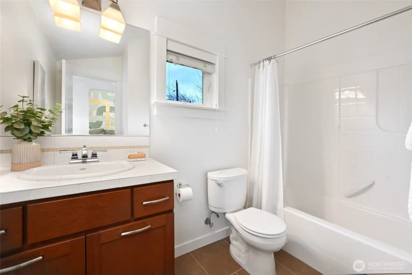 Property photo for 5801 55th Avenue Ne #a, Seattle photo 33