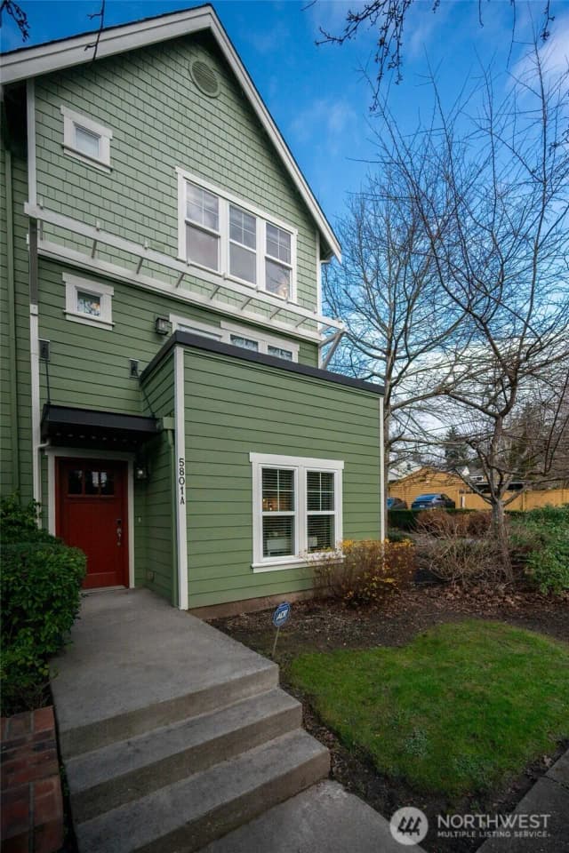 Property photo for 5801 55th Avenue Ne #a, Seattle photo 3