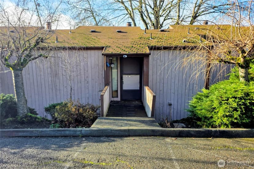 Property photo for 12421 74th Lane #18, Seattle photo 2