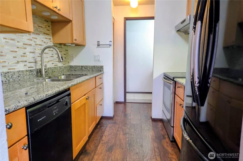 Property photo for 12421 74th Lane #18, Seattle photo 9