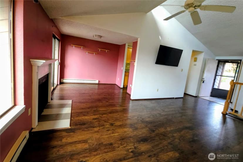 Property photo for 12421 74th Lane #18, Seattle photo 6