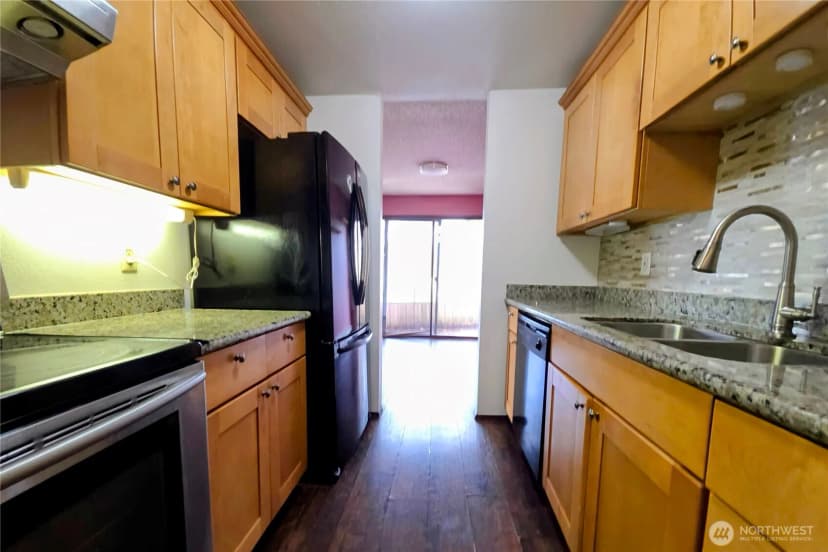 Property photo for 12421 74th Lane #18, Seattle photo 10