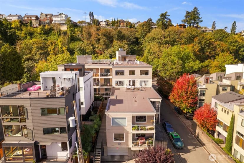 Property photo for 559 Mcgraw Street #402, Seattle photo 4