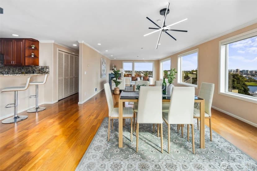 Property photo for 559 Mcgraw Street #402, Seattle photo 8