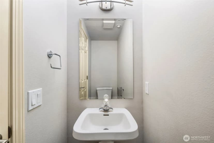 Property photo for 559 Mcgraw Street #402, Seattle photo 28