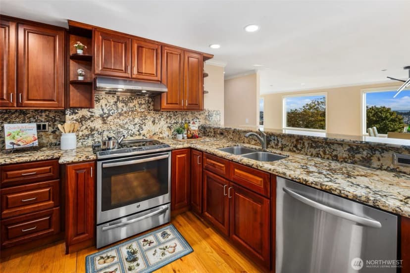 Property photo for 559 Mcgraw Street #402, Seattle photo 15