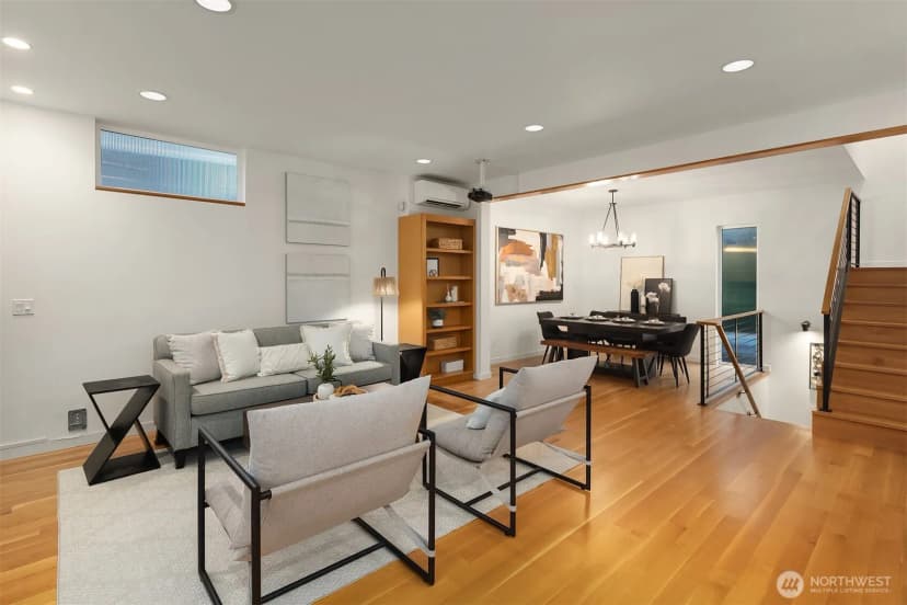 Property photo for 1002 5th Avenue N, Seattle photo 13