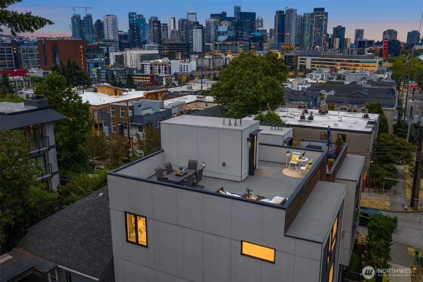 Property photo for 1002 5th Avenue N, Seattle photo 40