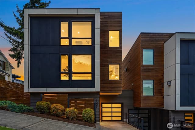 Property photo for 1002 5th Avenue N, Seattle