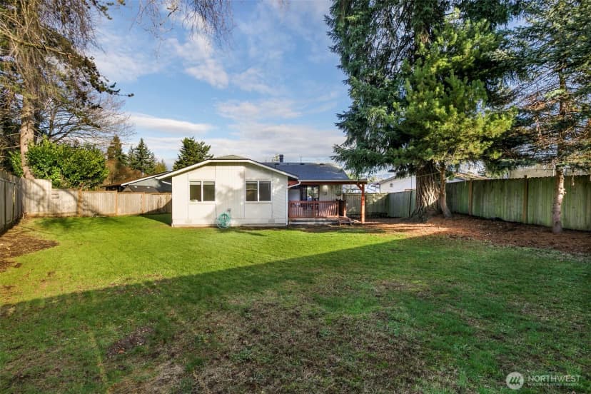 Property photo for 4003 Ne 6th Court, Renton photo 17