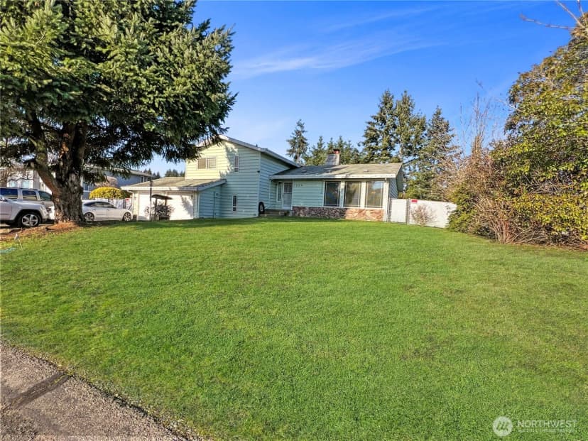 Property photo for 1209 132nd Street S, Tacoma photo 3