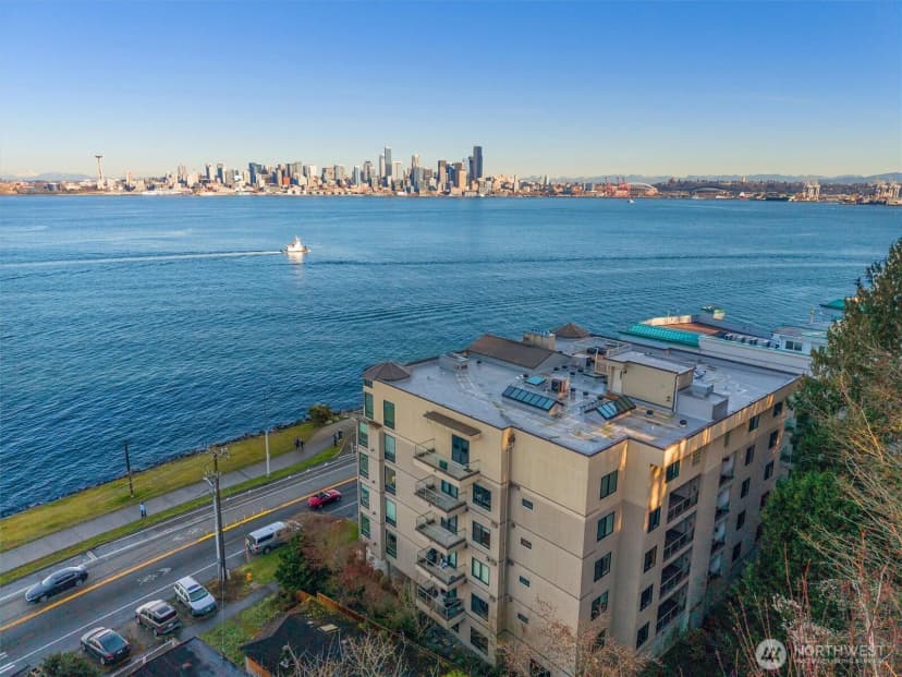 Property photo for 1005 Harbor Avenue Sw #400, Seattle photo 2