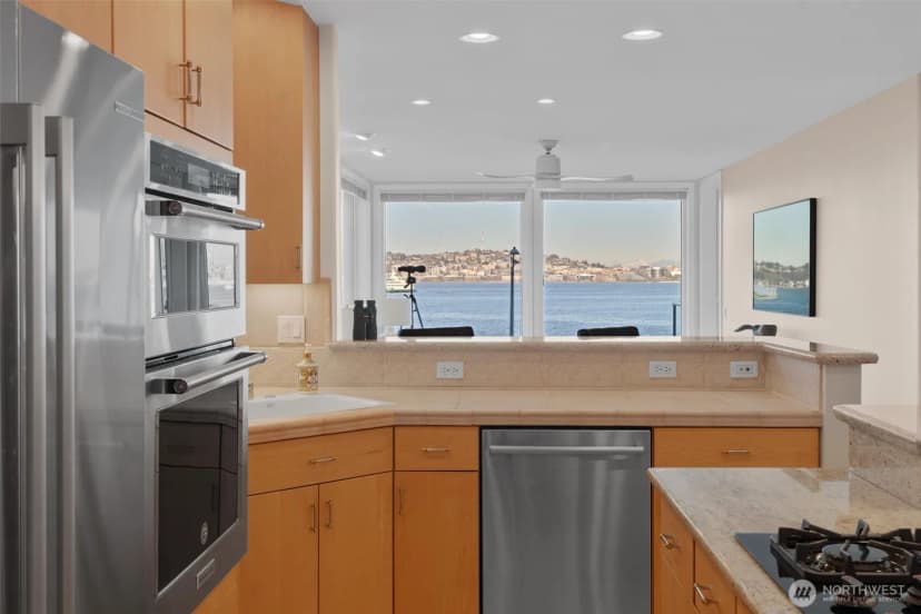 Property photo for 1005 Harbor Avenue Sw #400, Seattle photo 9