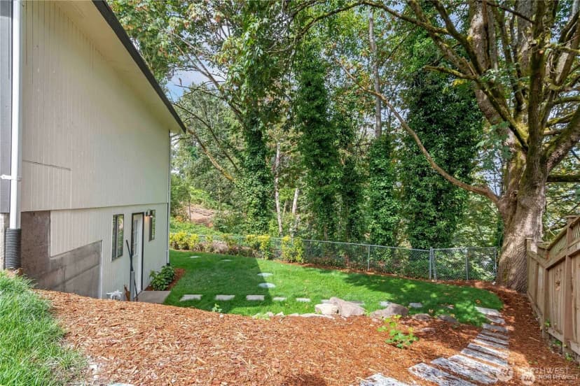 Property photo for 842 S 143rd Place, Burien photo 25