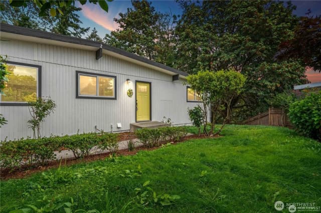 Property photo for 842 S 143rd Place, Burien photo 3