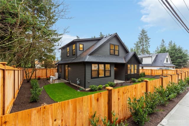 Property photo for 11128 116th Avenue Ne #1, Kirkland photo 2