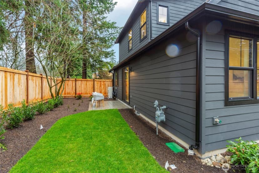 Property photo for 11128 116th Avenue Ne #1, Kirkland photo 37
